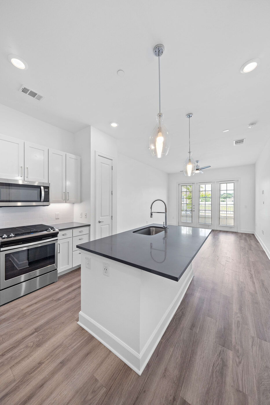 New North Houston upgraded 2 story townhome $727 /mo (unit shown). Comment INFO for the listing number and we will send tour times.