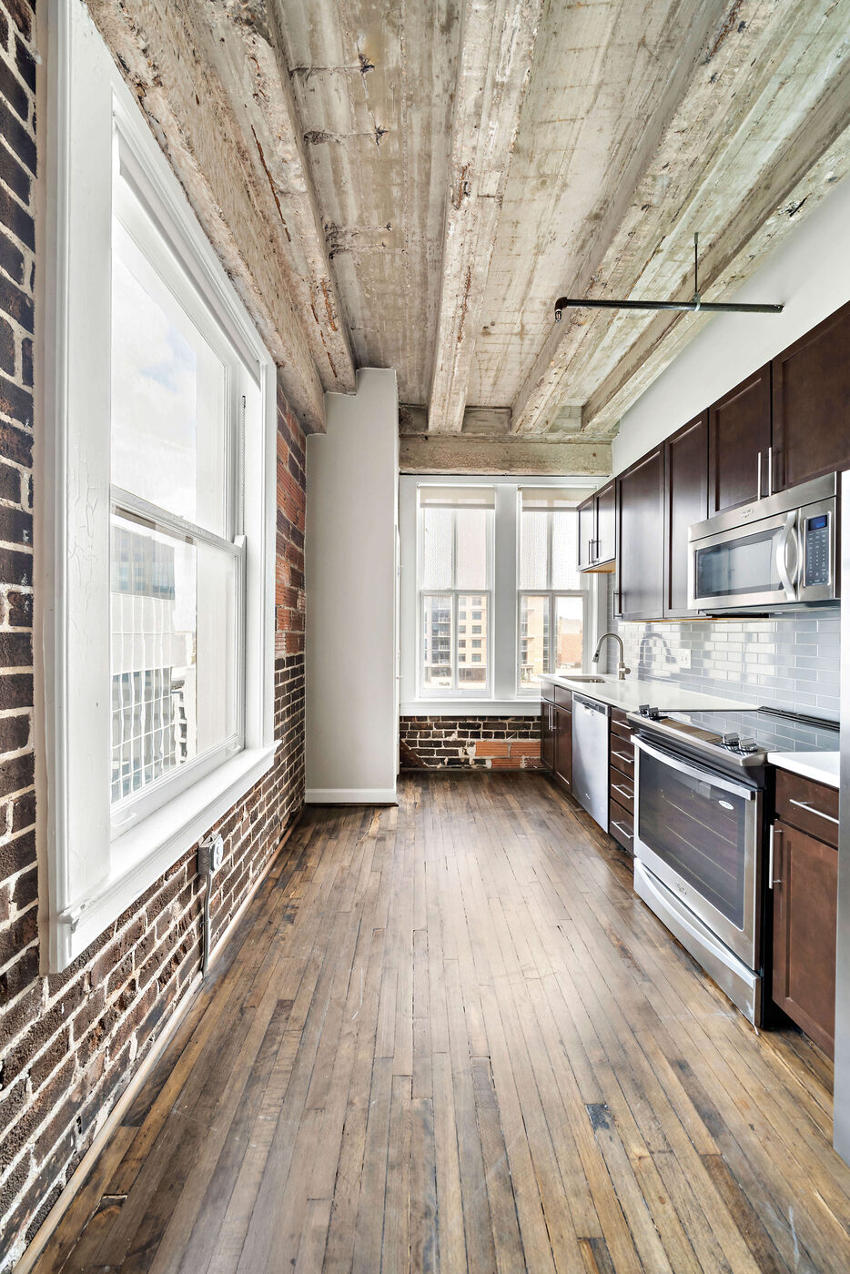 New Houston historic 2 story loft from $1,013 /mo, unit shown $2,121 /mo. Comment INFO to schedule a tour or submit an application.