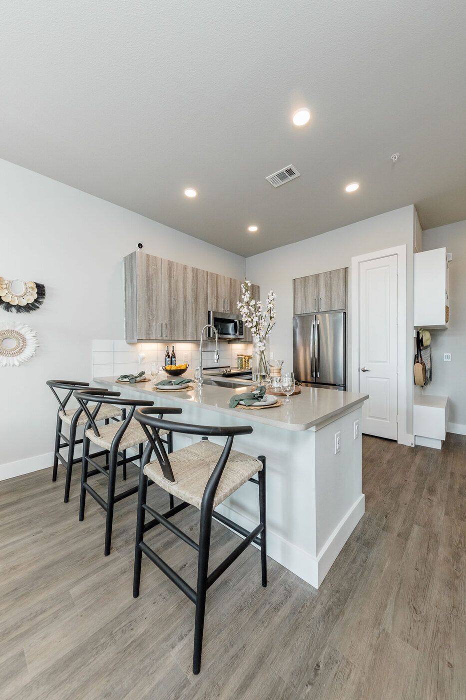 High-Rise apartment in Heights